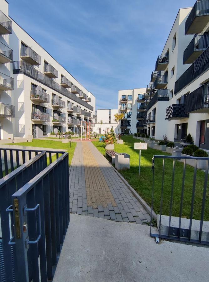 Apartments Franny'S Bees Вильнюс Экстерьер фото