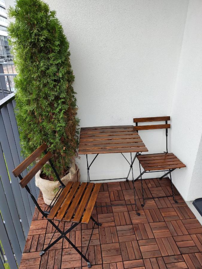 Apartments Franny'S Bees Вильнюс Экстерьер фото